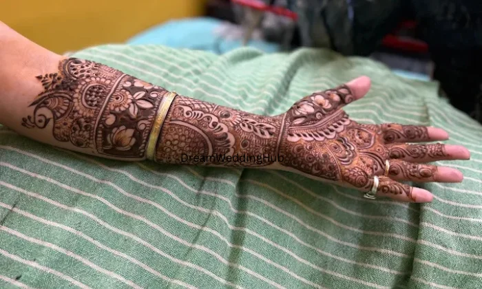Krishna  Mehendi   Art